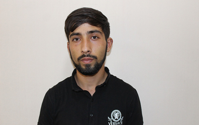 Bir gecədə iki mağazadan oğurluq etdi