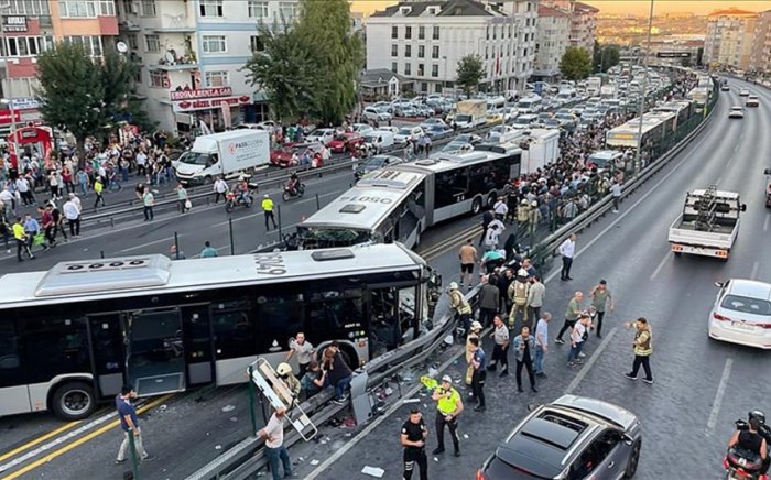    Türkiyədə yol qəzası -    42 nəfər yaralanıb        

