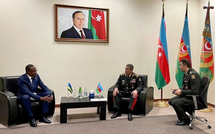 Ruandanın müdafiə naziri Azərbaycana gəlib
