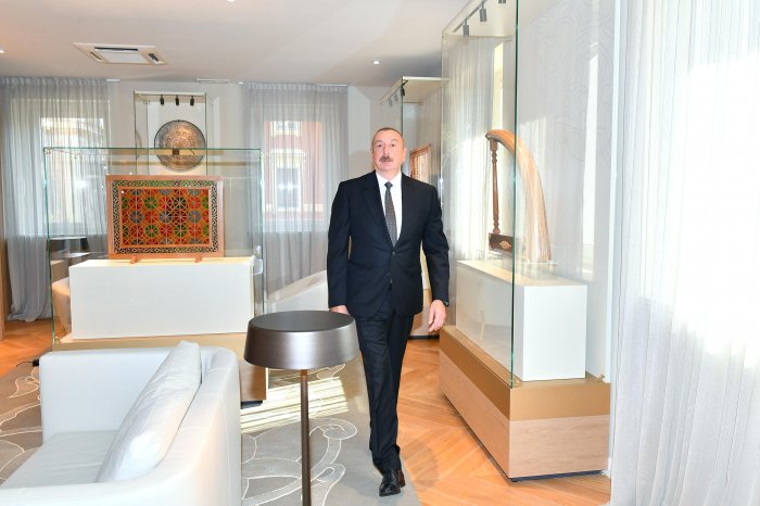  İlham Əliyev “Mənim Azərbaycanım” adlı rəsm sərgisi ilə tanış olub   