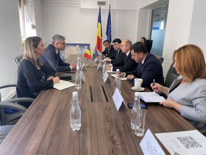 Azerbaijan, Romania discuss co-op in green energy field