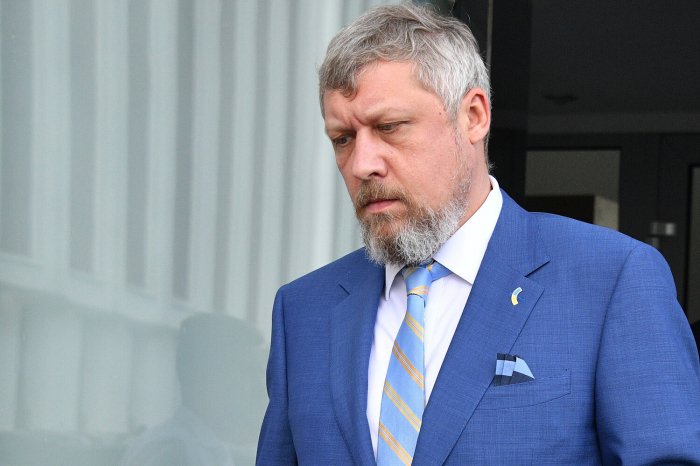    Qazaxıstan ukraynalı səfiri ruslara görə ölkədən çıxarıb?     
