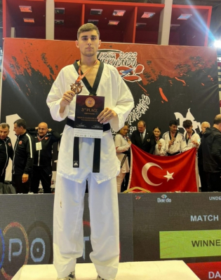 Taekwondista azerbaiyano se convierte en el campeón de Europa