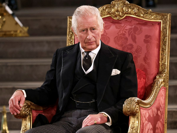 Le roi Charles III promet de suivre l