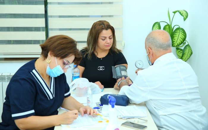 Ağalıya köçürülən ailələr tibbi müayinədən keçir