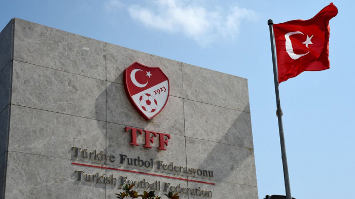 Türkiyə Futbol Federasiyasının binasına silahlı hücum olub  
