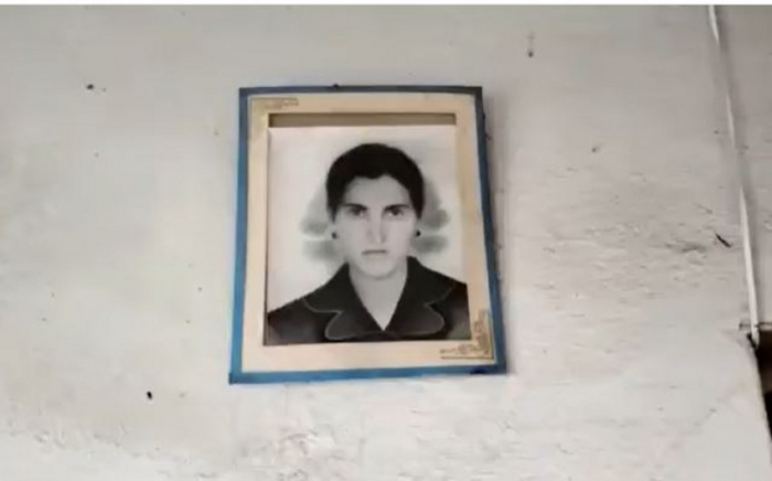    30 il əvvəl asdığı şəkli yerində tapdı -    Laçında kövrək anlar        