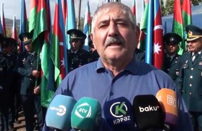 Şəhidin toyunda söylədiyi şeiri atası dəfnində dedi - VİDEO Şəhidin toyunda söylədiyi şeiri atası dəfnində dedi - VİDEO