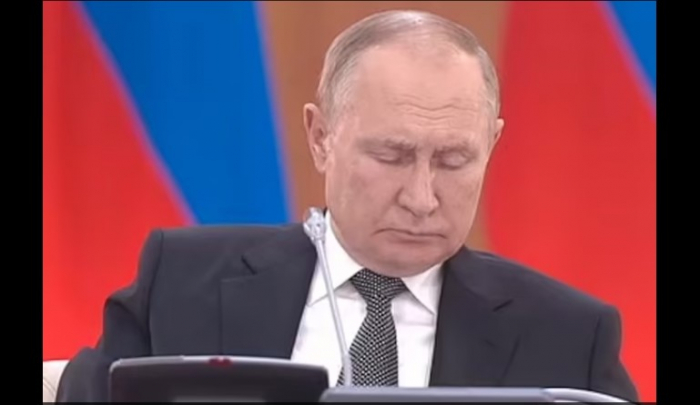    Putin iclasda mürgülədi -    VİDEO      