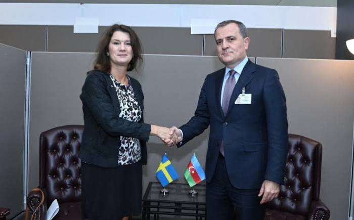   Jeyhun Bayramov diskutierte mit die schwedische Außenministerin über die jüngsten Provokationen Armeniens an der Grenze  
