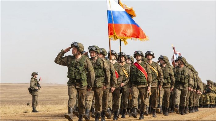    Rusiyada müəllimlər səfərbərliyə alınır  
   