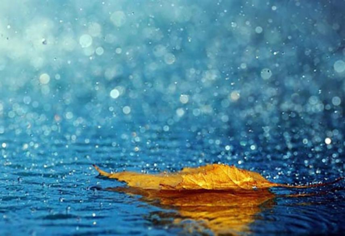 Rayonlarda şimşək çaxıb, arabir yağış yağıb 