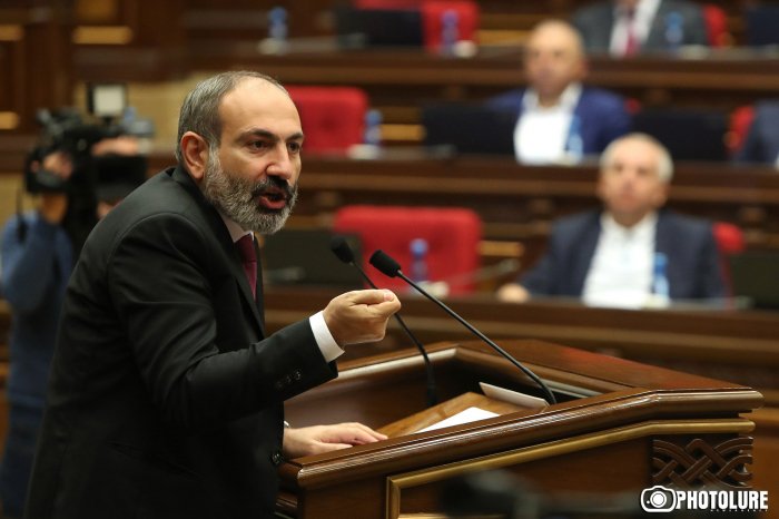    Paşinyan ölkələrin onlara    silah satmamasından gileyləndi      