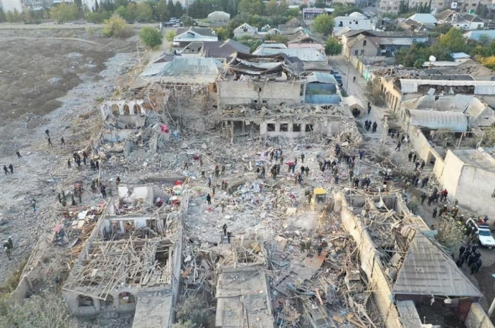   "Oğlumun "ata, kömək et" sözlərini eşitdim"  - Gəncə terrorunda yaxınlarını itirən Rövşən  