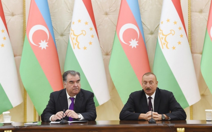  Le président azerbaïdjanais a félicité son homologue tadjik 