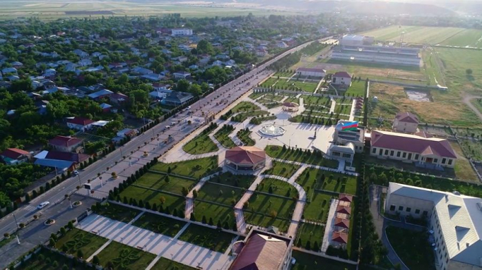 Füzulidə yaşayış binalarının tikintisinə başlanılıb
Füzulidə yaşayış binalarının tikintisinə başlanılıb