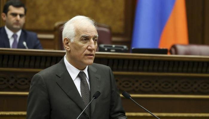    Ermənistan prezidenti Moskvaya gedir     
