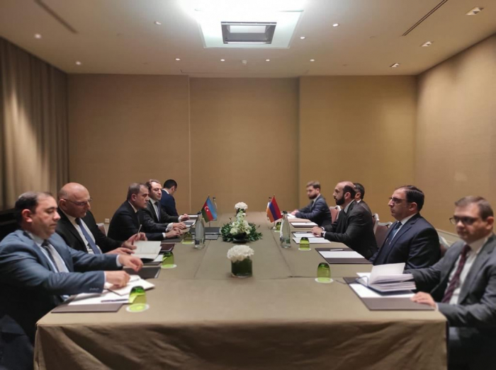 Azerbaijani, Armenian FMs meet in Geneva 