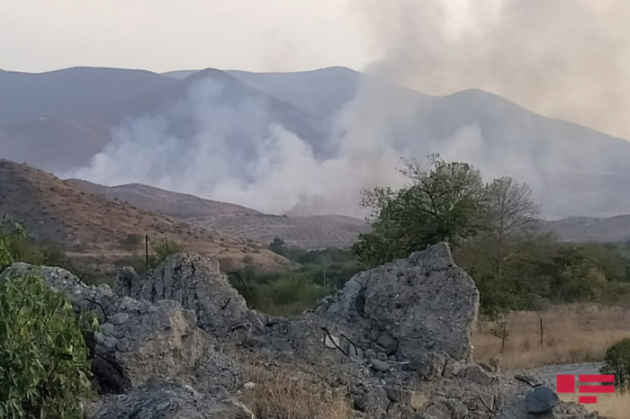   Armenier legen Feuer in Chodschali  