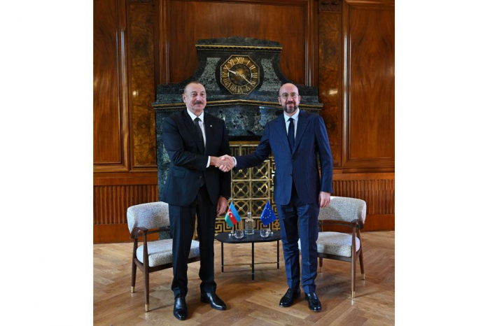   Präsident Ilham Aliyev und EU-Ratspräsident Charles Michel treffen sich in Prag  