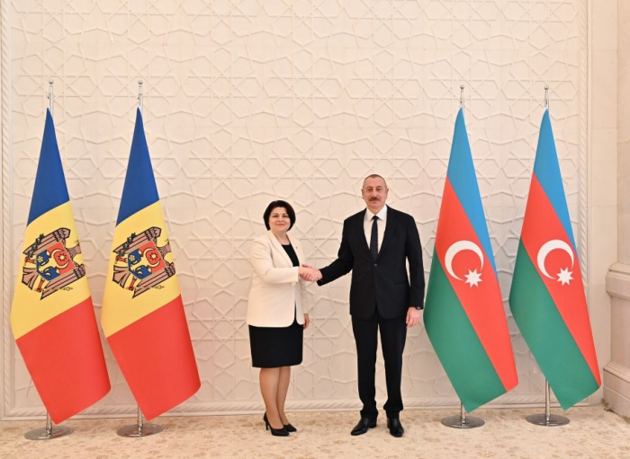  President Ilham Aliyev holds one-on-one meeting with Moldovan PM  