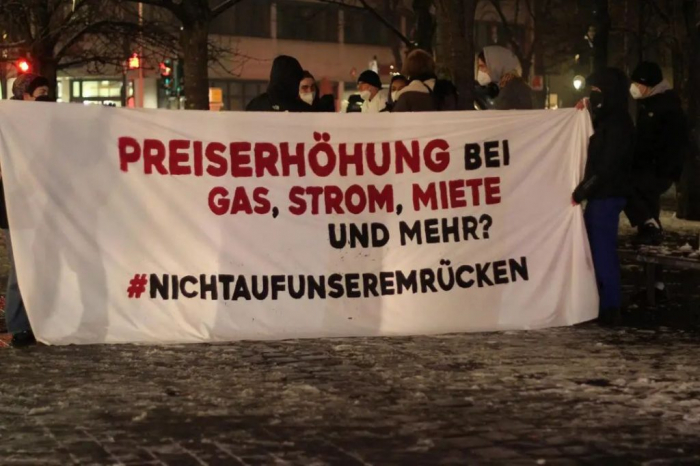   In Deutschland begannen Protestmärsche gegen die Preiserhöhung  