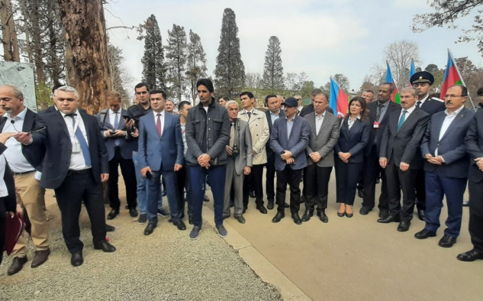    Xarici diplomatlar Gəncəyə gediblər -    FOTOLAR+YENİLƏNİB    
   