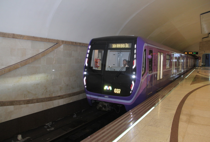 Metroda 7 vaqonluq qatarlar xəttə buraxılacaq Metroda 7 vaqonluq qatarlar xəttə buraxılacaq