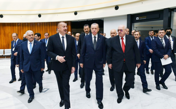 İlham Əliyev: "Türkiyə-Azərbaycan birliyi bölgədə çox önəmli bir faktordur" İlham Əliyev: "Türkiyə-Azərbaycan birliyi bölgədə çox önəmli bir faktordur"