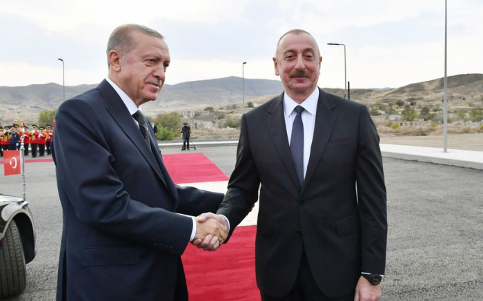 "Zəngəzur dəhlizi ilə bağlı qorxu və narahatlıq reallıqdan uzaqdır" - Ərdoğan (VİDEO) "Zəngəzur dəhlizi ilə bağlı qorxu və narahatlıq reallıqdan uzaqdır" - Ərdoğan (VİDEO)