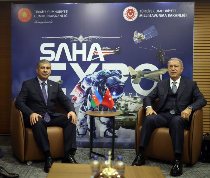   Azerbaijani defense minister meets with Turkish counterpart  