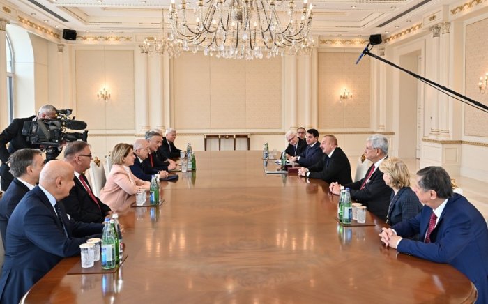  President Ilham Aliyev receives delegation of Nizami Ganjavi International Center 