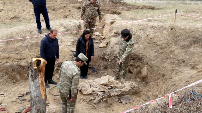    Hərbi prokuror kütləvi məzarlıqlara baxış keçirdi -    FOTOLAR      