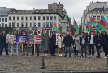   Azerbaijani diaspora reps hold protest rally against Armenia’s war crimes outside EU office in Brussels  