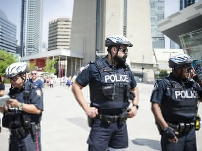 Une fusillade fait un mort au centre-ville de Toronto