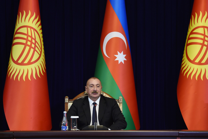 Prezident: "Peyklərimiz Qırğız tərəfdaşlarımıza xidmətlər göstərir" Prezident: "Peyklərimiz Qırğız tərəfdaşlarımıza xidmətlər göstərir"
