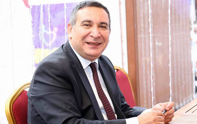 "Mikrofonu müsahibinin ağzına dürtürdülər" - Rəşad Məcid "Mikrofonu müsahibinin ağzına dürtürdülər" - Rəşad Məcid