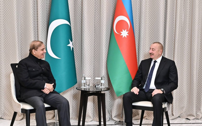   Presidente de Azerbaiyán se reunió con el Primer Ministro de Pakistán en Astana  