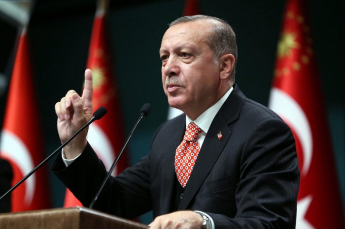       Ərdoğan:    "Futbolu ondan çox yaxşı bilirəm"    