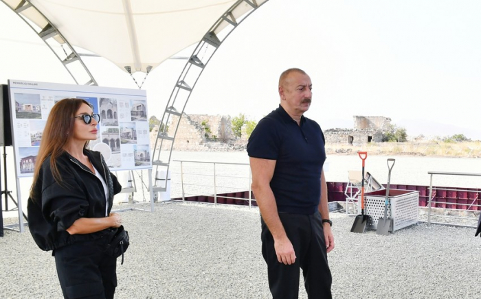 Prezident və xanımı Zəngilan aeroportunda yaradılan şəraitlə tanış olublar
Prezident və xanımı Zəngilan aeroportunda yaradılan şəraitlə tanış olublar
