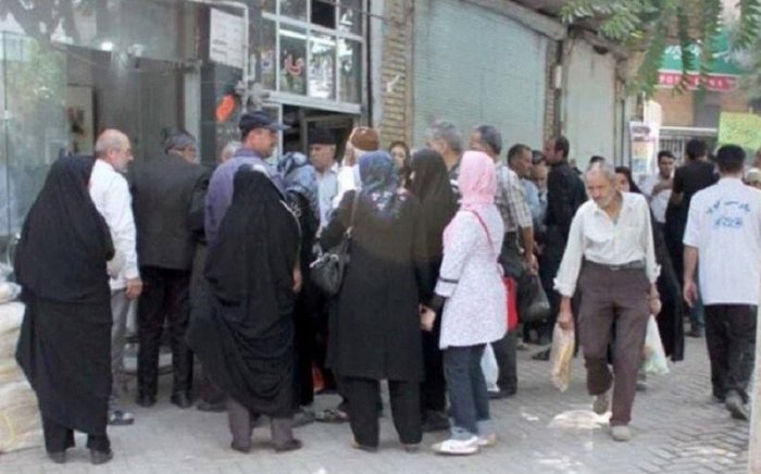    Urmiyada çörək qıtlığı yaşanır   
