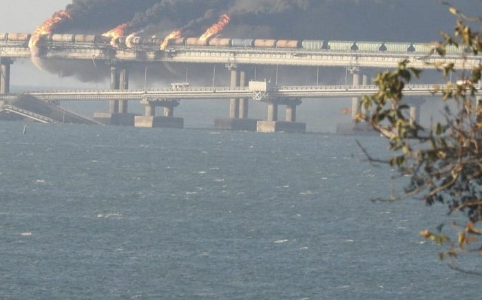       Krım körpüsü partladılıb:    Putin xüsusi komissiya yaratdı   