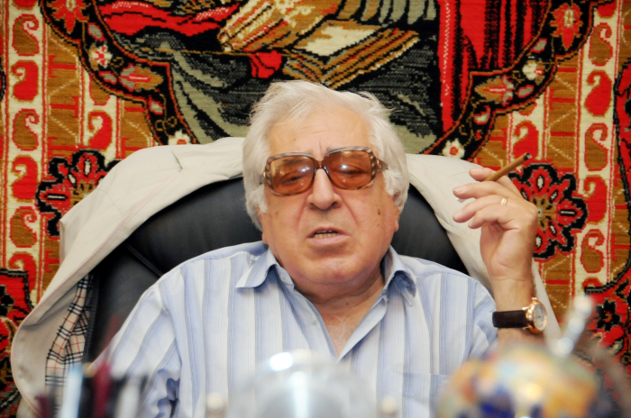 Anar Yazıçılar Birliyinin yenidən sədri oldu Anar Yazıçılar Birliyinin yenidən sədri oldu