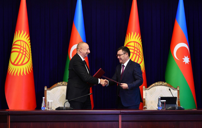   Se firmaron documentos de Azerbaiyán-Kirguistán  