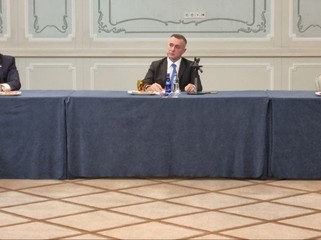    Nazir Türkiyədə çalışan azərbaycanlı həkimlərlə görüşüb   