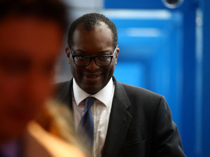 Le ministre britannique des Finances Kwasi Kwarteng annonce sa démission