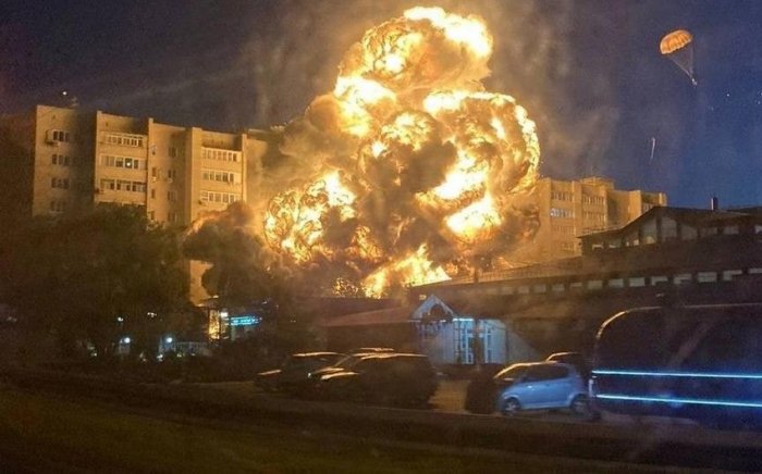    Rusiyada qırıcı binaya çırpıldı:    13 nəfər ölüb      