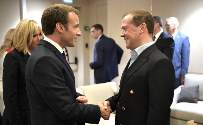  Medvedev Makrona  "Ayıb olsun, cənab Prezident!"  dedi 