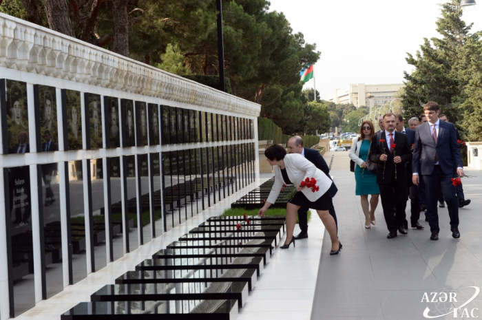  Moldovan PM pays tribute to Azerbaijani heroes 