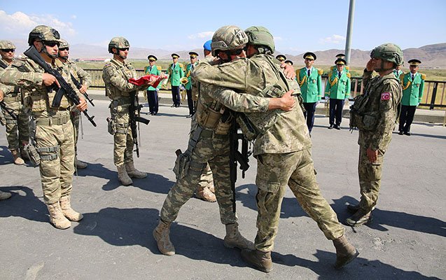    “Sarsılmaz qardaşlıq” təlimi ləğv olundu  
   